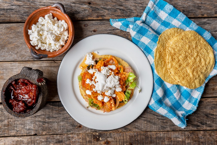 Tostadas de tinga de pollo